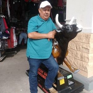 Meet your Posher, Luis